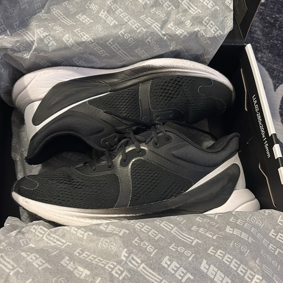 Lululemon W Blissfeel Run Sneakers - Picture 9 of 10